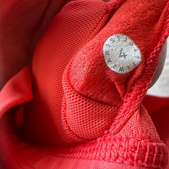 Lululemon Red/Orange Sports Bra Size 4 EUC - Picture 3 of 3